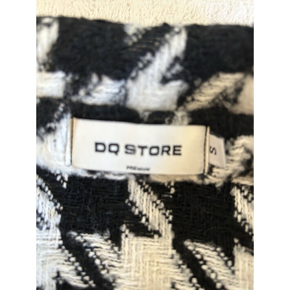 DQ STORE Womens Coat Black White Crown Foot Print Size Small - Picture 15 of 16